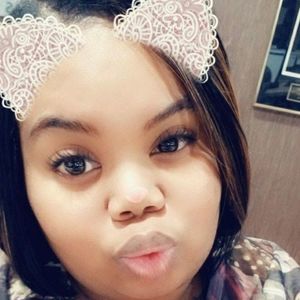 Meet your Posher, Nadia